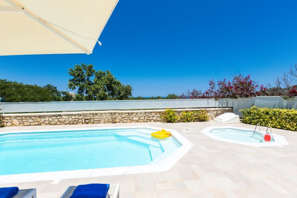 Deluxe Villa Ianthos - Outdoor Hot Tub & Kids Pool Gállos エクステリア 写真